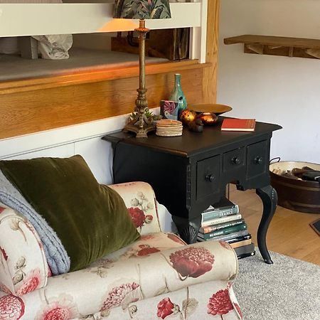 'The Den' Self Contained One Bedroom Annexe. Στόκμπριτζ Εξωτερικό φωτογραφία